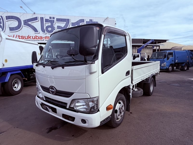 日野 デュトロ 小型 平ボディ TKG-XZC605M(112773) 1枚目