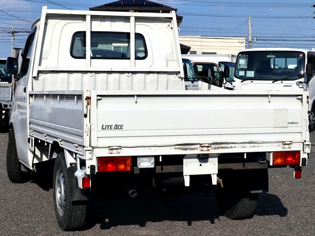 トヨタ ライトエース 小型 平ボディ DBF-S402U(109324) 2枚目