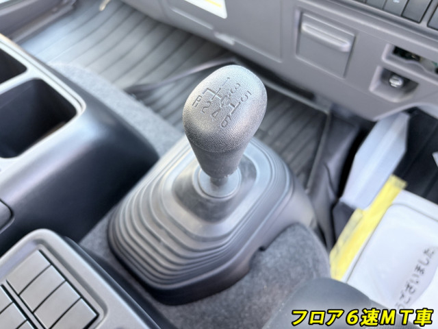Isuzu forward 6studs large Flat body 2RG-FTR90V4(106059) 42枚目