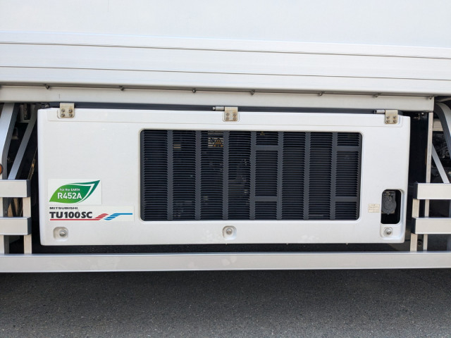 日野 プロフィア 大型 冷蔵冷凍バン 2DG-FR1AHC(106094) 33枚目
