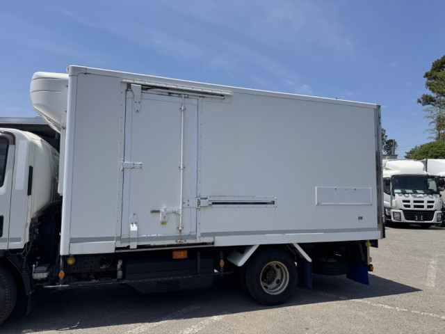 いすゞ エルフ 小型 冷蔵冷凍バン 2SG-NPR88AN(106151) 8枚目