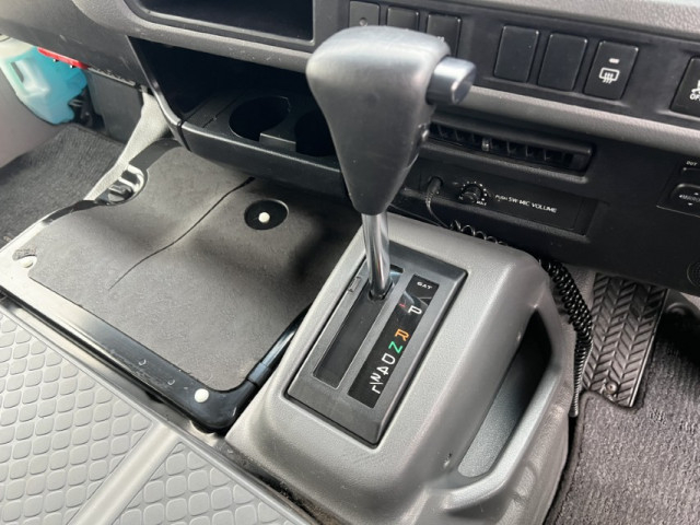 トヨタ コースター 中型 バス 2DG-XZB70(106158) 28枚目