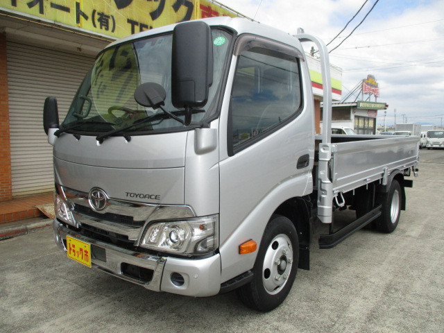 トヨタ トヨエース 小型 平ボディ 2RG-XZU645(106164) 1枚目