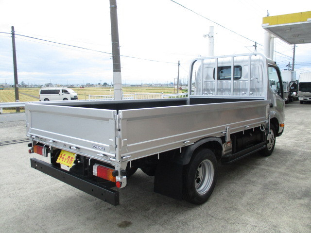 トヨタ トヨエース 小型 平ボディ 2RG-XZU645(106164) 2枚目