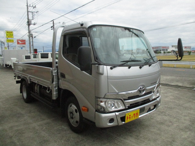 トヨタ トヨエース 小型 平ボディ 2RG-XZU645(106164) 27枚目