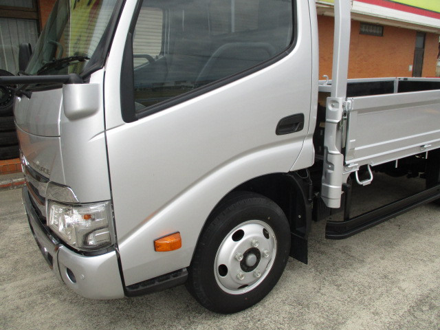 トヨタ トヨエース 小型 平ボディ 2RG-XZU645(106164) 34枚目