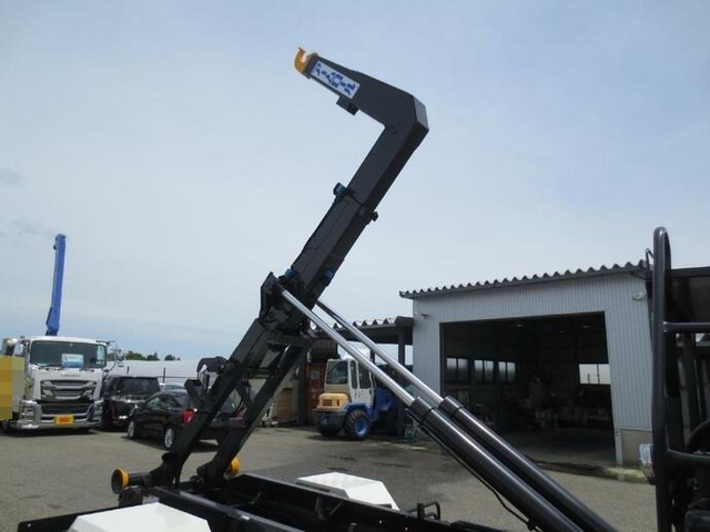 日野 レンジャー 中型 コンテナ専用車 2KG-FC2ABA(10186) 11枚目
