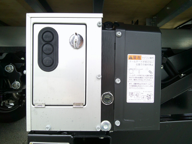 三菱ふそう キャンター 小型 バン 2RG-FEB50(106219) 11枚目