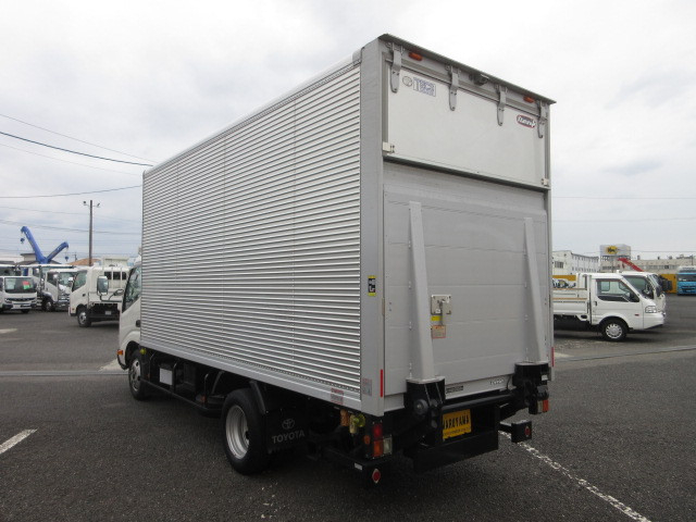 トヨタ ダイナ 小型 バン 2RG-XZU655(106235) 3枚目
