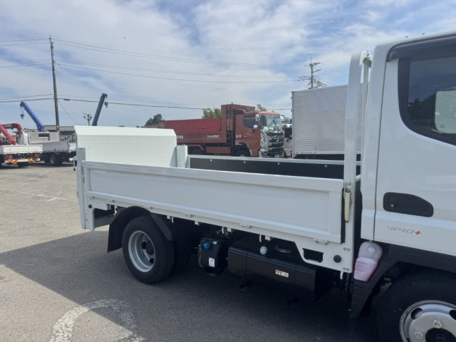 三菱ふそう キャンター 小型 平ボディ 2RG-FBA20(106330) 7枚目
