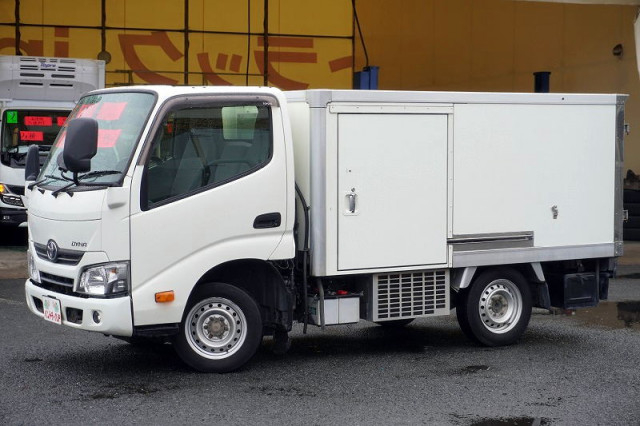 トヨタ ダイナ 小型 冷蔵冷凍バン QDF-KDY221(106625) 1枚目