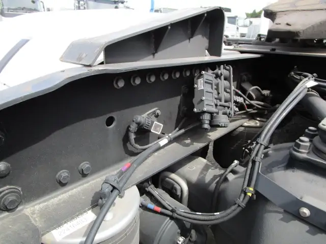 日産自動車 クオン 大型 トラクタ 2RG-GK5DAD(106673) 14枚目