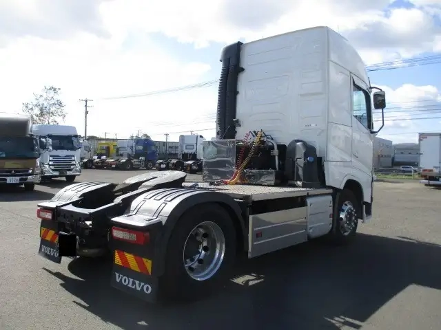 ボルボ 大型 トラクタ 2DG-KA2TEA1(106678) 5枚目