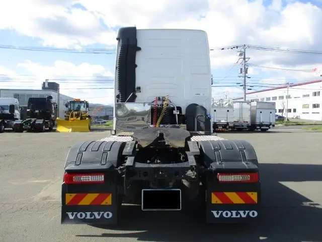 ボルボ 大型 トラクタ 2DG-KA2TEA1(106678) 6枚目