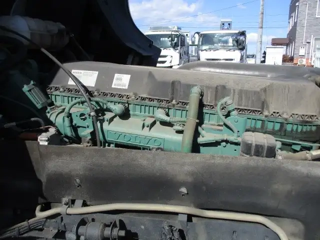 ボルボ 大型 トラクタ 2DG-KA2TEA1(106678) 38枚目