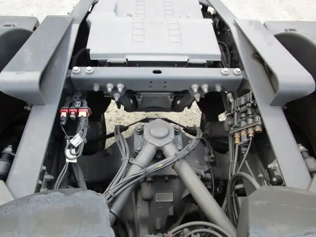ボルボ 大型 トラクタ 2PG-4S2TDA1(106712) 20枚目