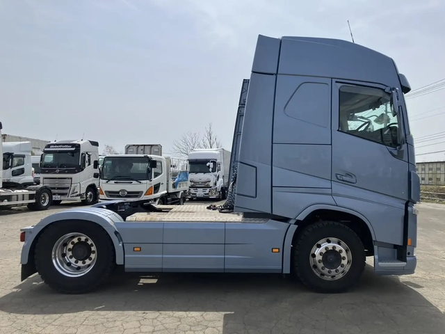Volvo Large Tractor(106720) 4枚目