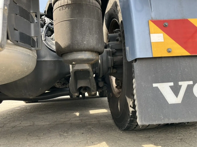 Volvo Large Tractor(106720) 18枚目