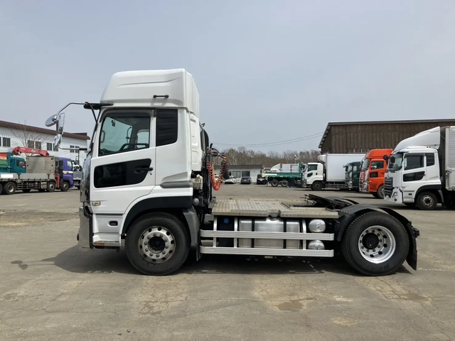日産自動車 クオン 大型 トラクタ 2PG-GK5AAD(106721) 8枚目