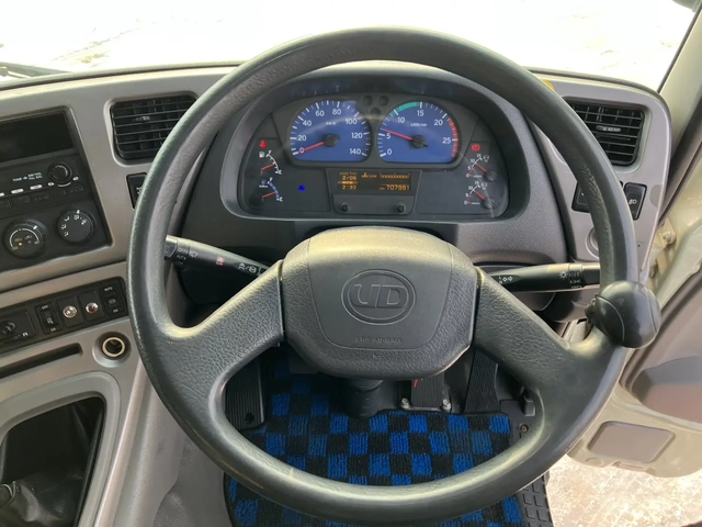 日産自動車 クオン 大型 土砂ダンプ QKG-CW5XL(106771) 38枚目