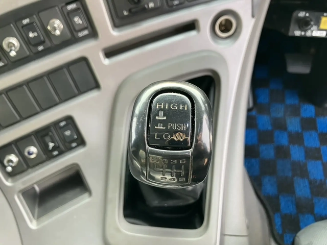日産自動車 クオン 大型 土砂ダンプ QKG-CW5XL(106771) 49枚目