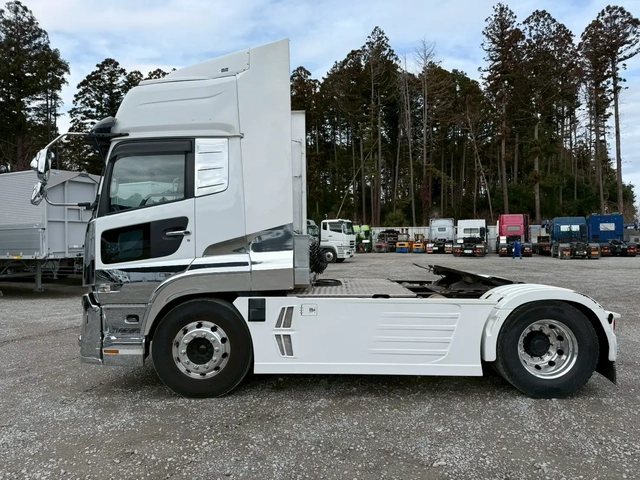 日産自動車 クオン 大型 トラクタ 2RG-GK5DAD(106794) 8枚目