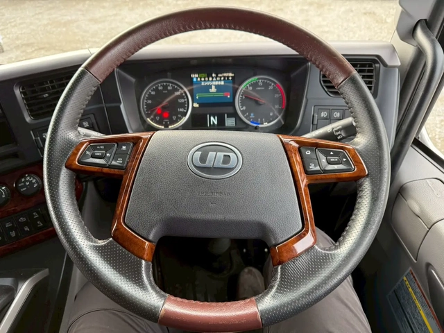 日産自動車 クオン 大型 トラクタ 2RG-GK5DAD(106794) 41枚目
