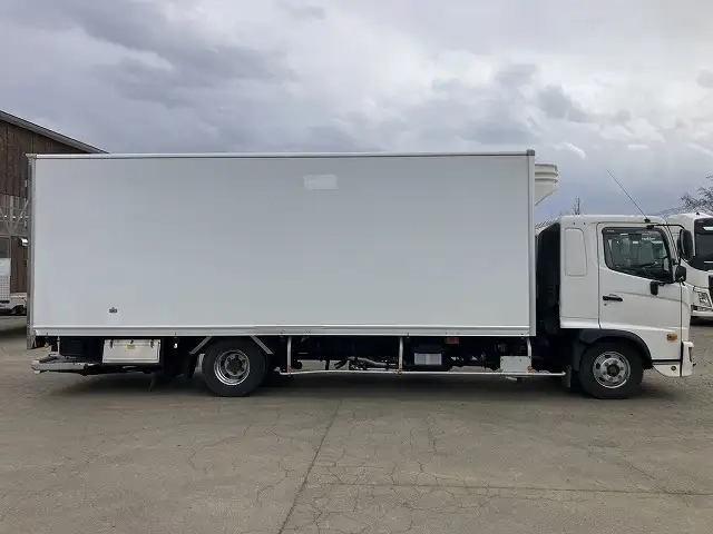 日野 レンジャー 中型 冷蔵冷凍バン 2KG-FD2ABG(106827) 4枚目