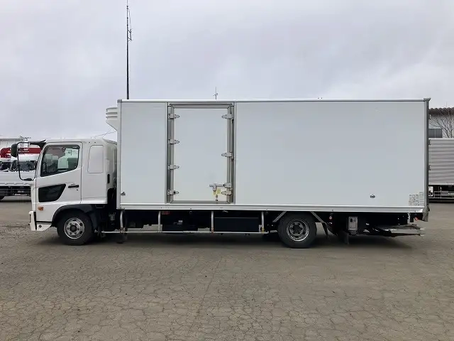 日野 レンジャー 中型 冷蔵冷凍バン 2KG-FD2ABG(106827) 8枚目