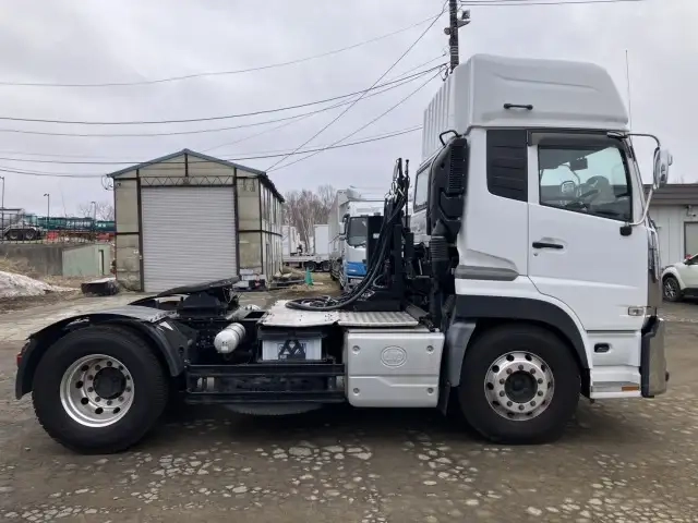 日産自動車 クオン 大型 トラクタ 2PG-GK5AAD(106844) 4枚目