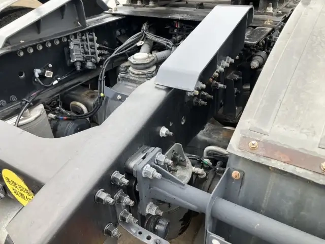 日産自動車 クオン 大型 トラクタ 2PG-GK5AAD(106844) 14枚目