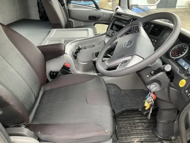 日産自動車 クオン 大型 トラクタ 2PG-GK5AAD(106844) 27枚目