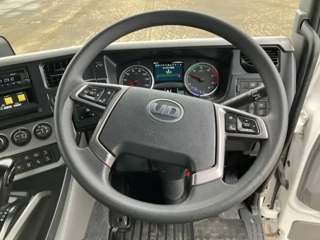 日産自動車 クオン 大型 トラクタ 2PG-GK5AAD(106844) 30枚目