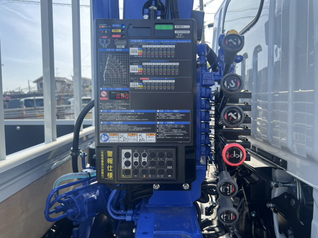 三菱ふそう キャンター 小型 平ボディ（クレーン付） 2RG-FEAV0(107075) 18枚目