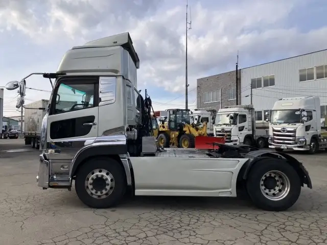 日産自動車 クオン 大型 トラクタ 2PG-GK5AAD(106879) 8枚目