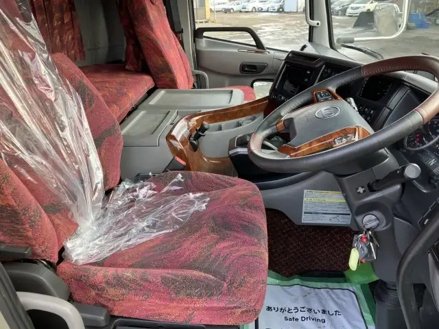日産自動車 クオン 大型 トラクタ 2PG-GK5AAD(106879) 33枚目