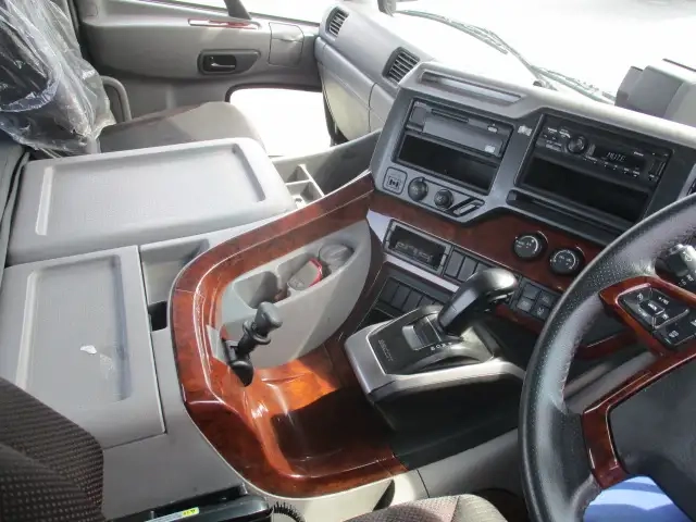 日産自動車 クオン 大型 トラクタ 2PG-GK5AAD(106894) 7枚目
