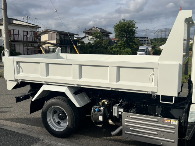 三菱ふそう キャンター 小型 土砂ダンプ 2RG-FBA60(107016) 6枚目