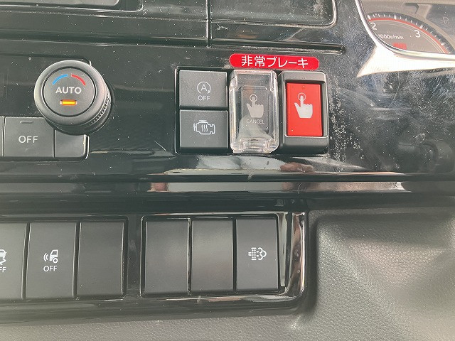 いすゞ エルフ 小型 平ボディ 2TG-NJR88AF(107015) 39枚目