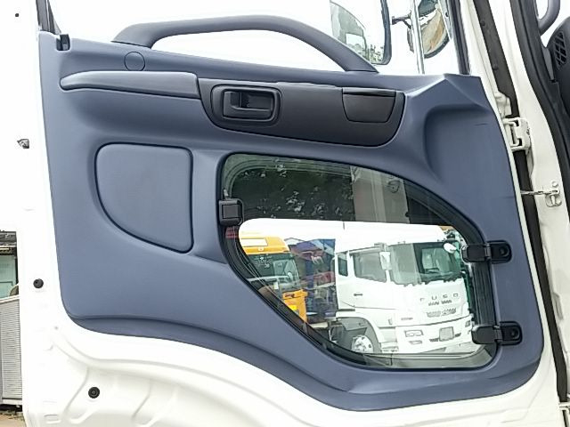 日野 プロフィア 大型 トラクタ ADG-SH1EDXG(9308) 51枚目