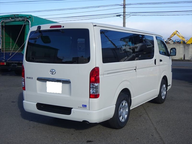 トヨタ ハイエース 小型 Translation missing: ja.item.body_keijou_enum.body_keijou_light_van 3BF-TRH200V(97597) 3枚目