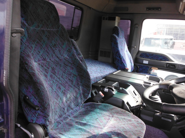 いすゞ ギガ 大型 トラクタ PKG-EXD52D8(2884) 16枚目