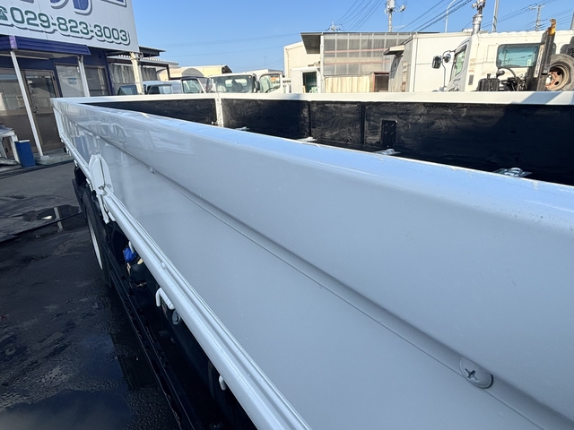 いすゞ エルフ 小型 平ボディ 2RG-NKR88R(107804) 9枚目