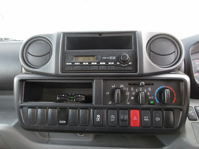 トヨタ ダイナ 小型 バン TKG-XZC605(9228) 35枚目
