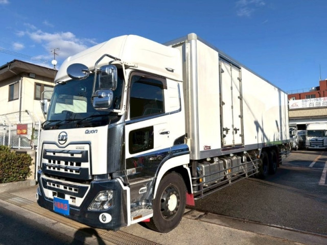 UDトラックス（日産） クオン 大型 冷蔵冷凍バン 2PG-CD5CA(98134) 1枚目