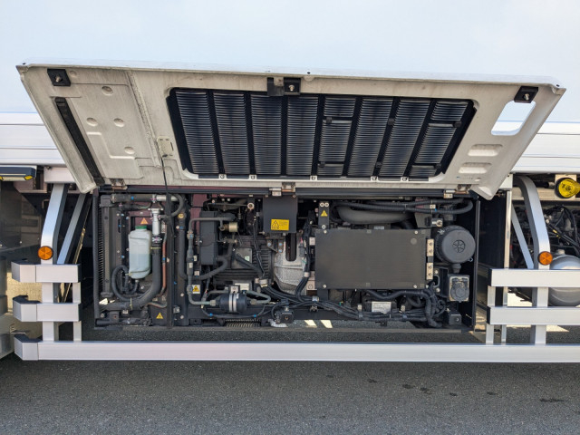 日野 プロフィア 大型 冷蔵冷凍バン 2DG-FR1AHC(108236) 37枚目