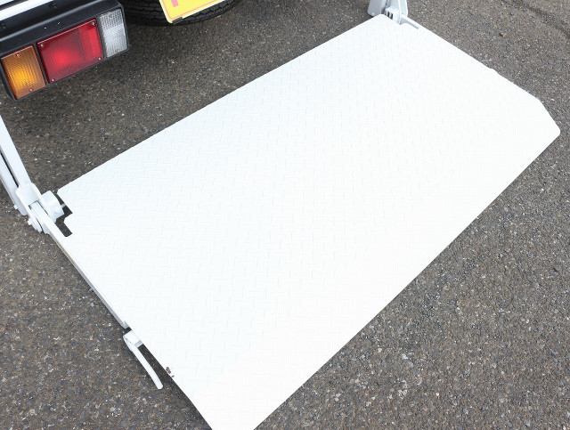 いすゞ エルフ 小型 Wキャブ TRG-NHR85A(109372) 33枚目