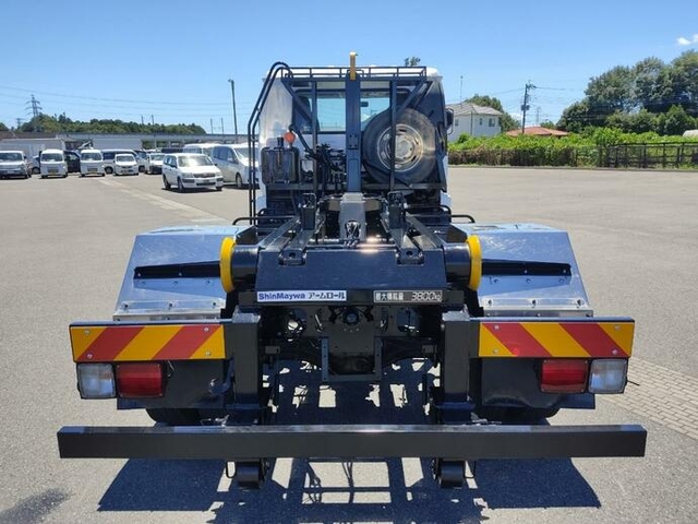 UDトラックス（日産） コンドル 中型 コンテナ専用車 PB-MK36A(12612) 7枚目