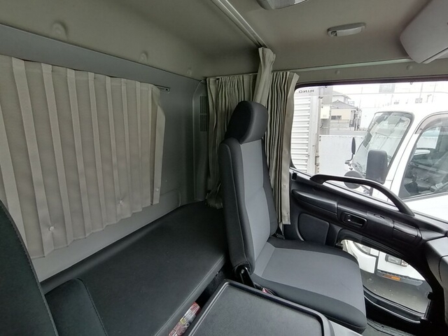 日野 レンジャー 中型 平ボディ TKG-FD7JLAA(5380) 26枚目