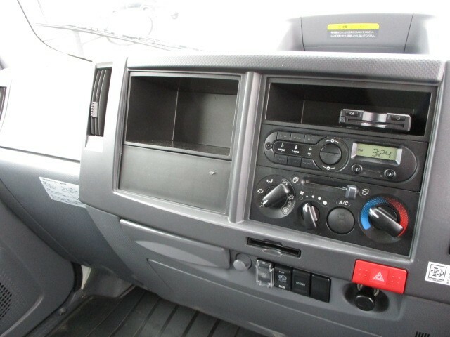 いすゞ エルフ 小型 バン 2RG-NLR88AN(6808) 13枚目